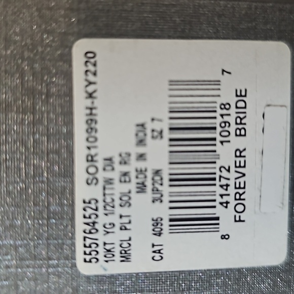 Gold 10KT Ring with Elegant Design - Picture 10 of 10